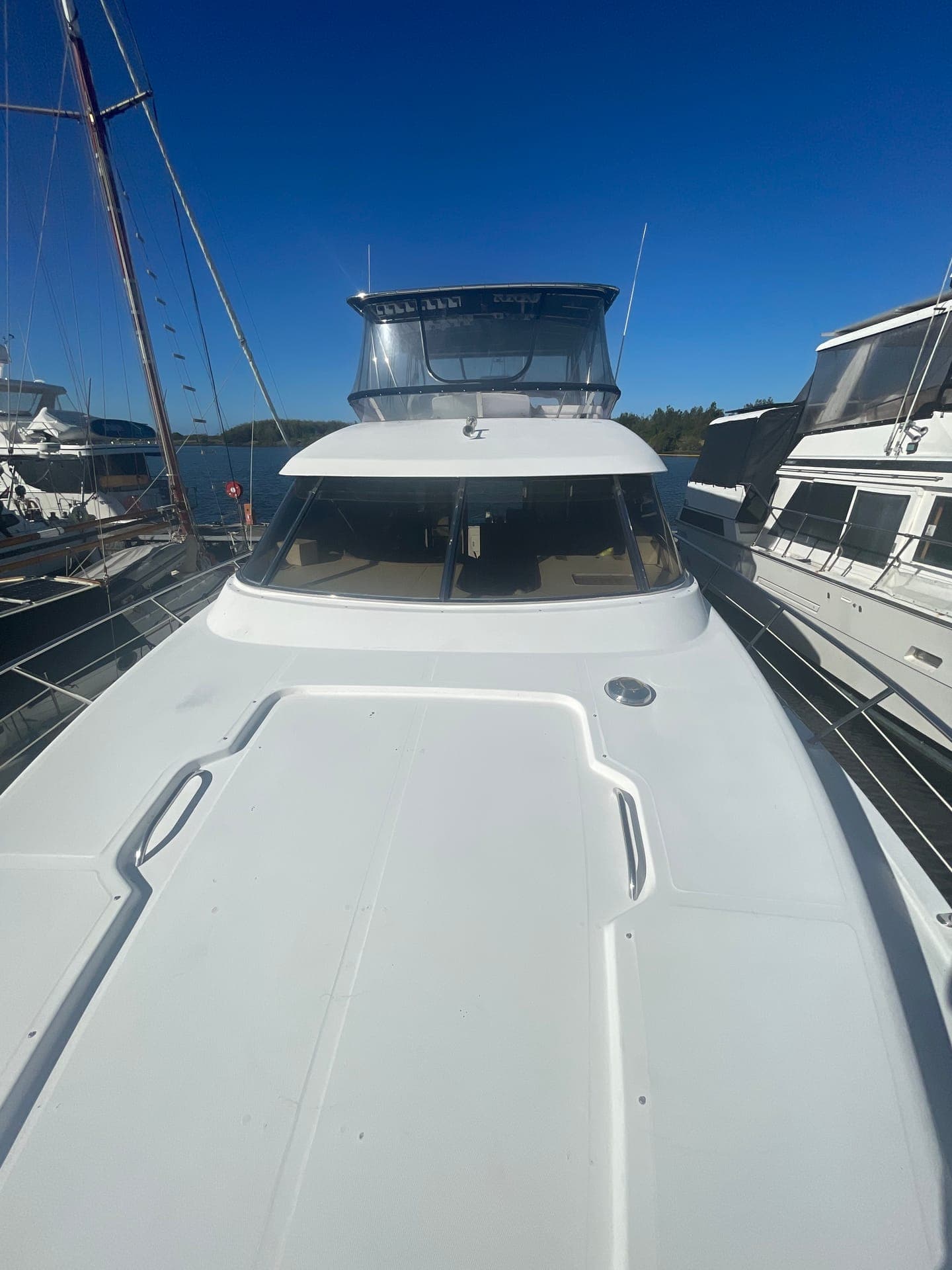 Bow & foredeck